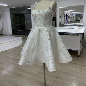 Elegant White Floral Dress